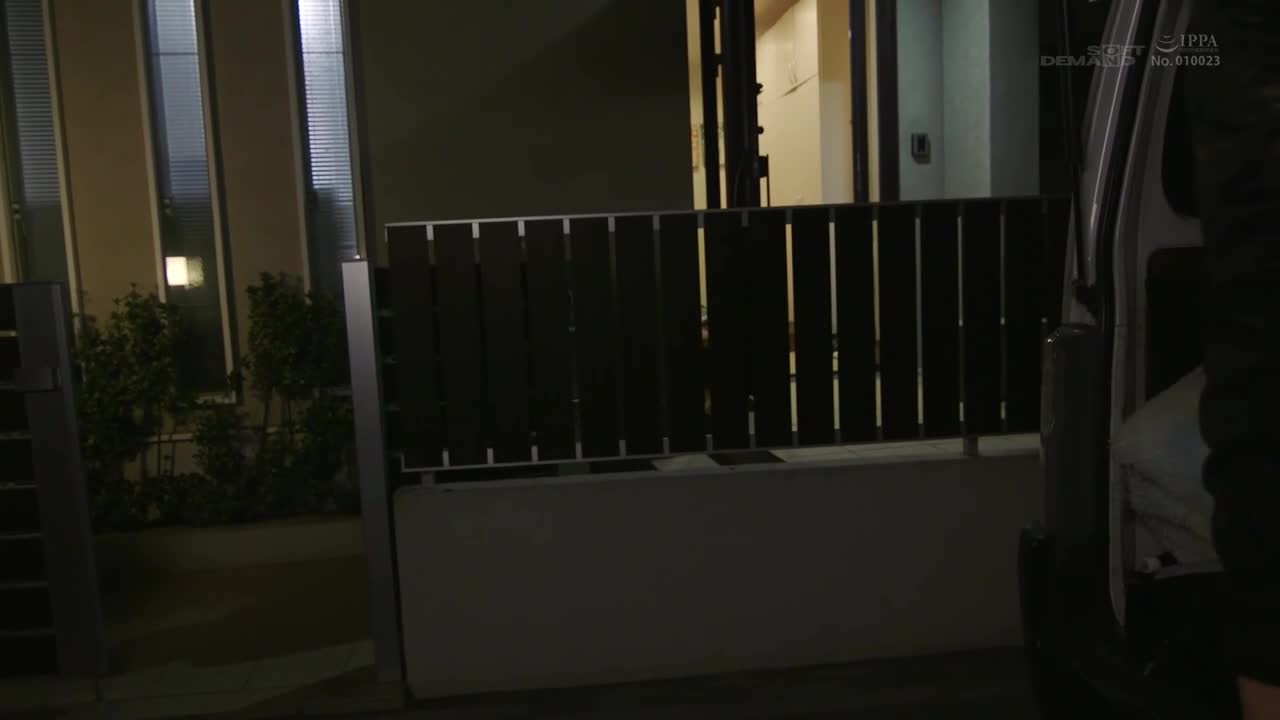 我家以性爱作为沟通手段！令和全新家族的形式是… 日常般进行家庭内性交的家族密着 成宫彩叶 矢泽美美 天野碧 - AV大平台-中文字幕,成人影片,AV,国产,线上看