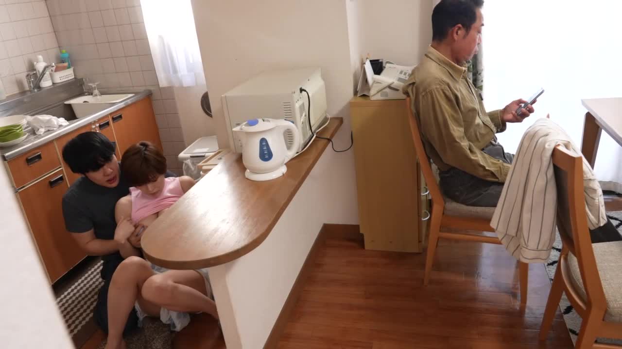 长裙内穿着口球的母亲突然要求即时上床，极度激昂的中出乱伦 君岛美绪 - AV大平台-中文字幕,成人影片,AV,国产,线上看