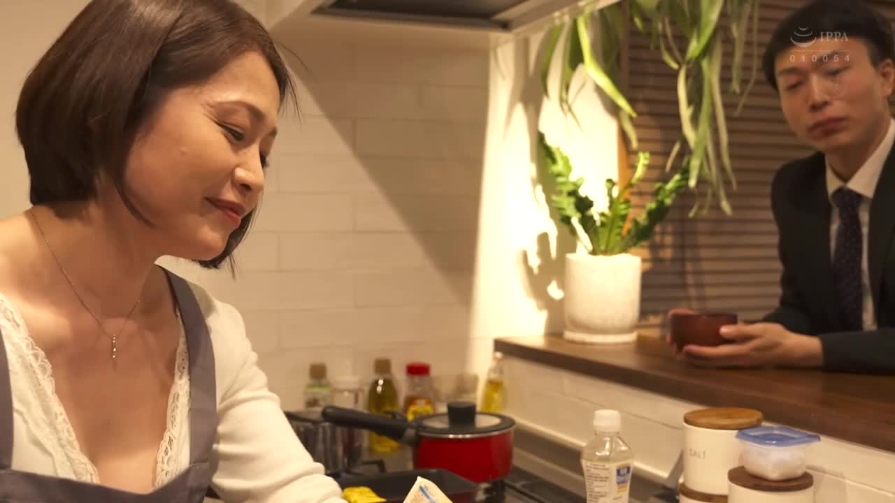 「我可以帮你服务吗？」中出租借美熟女。用性感成熟的母性来包住男人的淫荡工作。 友田真希 - AV大平台-中文字幕,成人影片,AV,国产,线上看