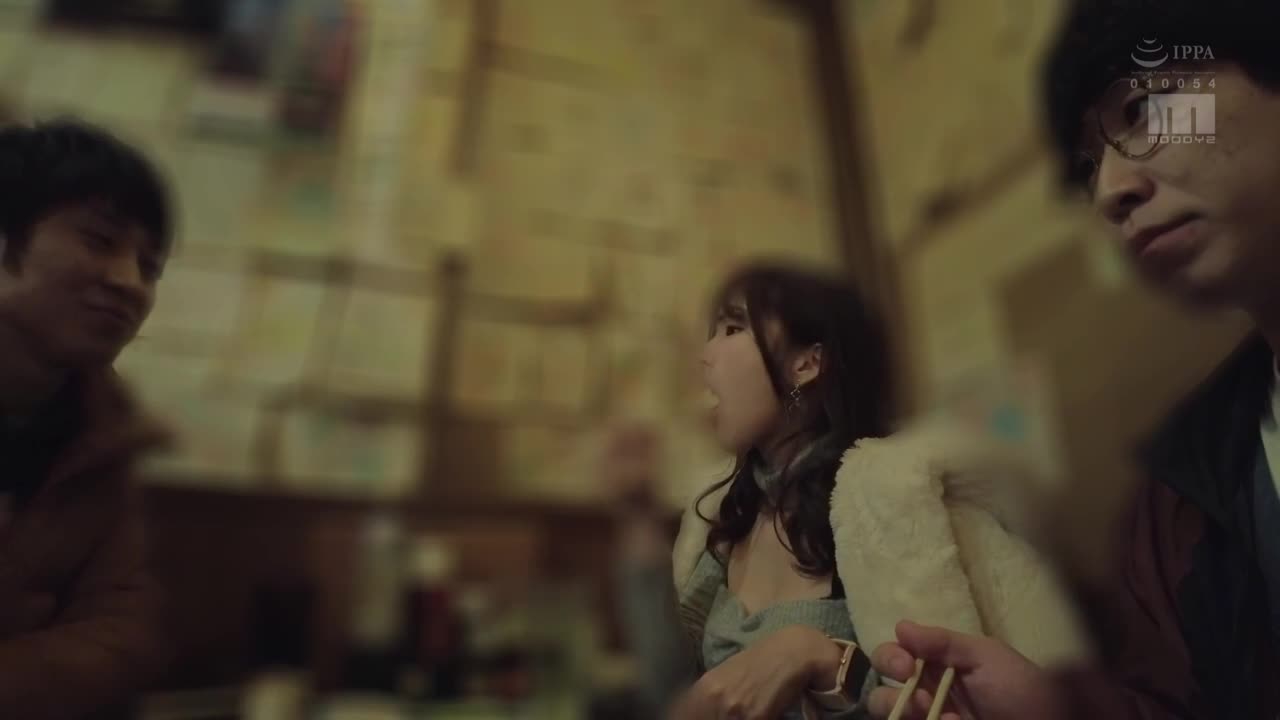 M男×坚守NTR 有人要来了赶快结束吧！我帮从以前就很喜欢的青梅竹马把风，我一直被强迫看她被中出的模样…  新井里真 - AV大平台-中文字幕,成人影片,AV,国产,线上看