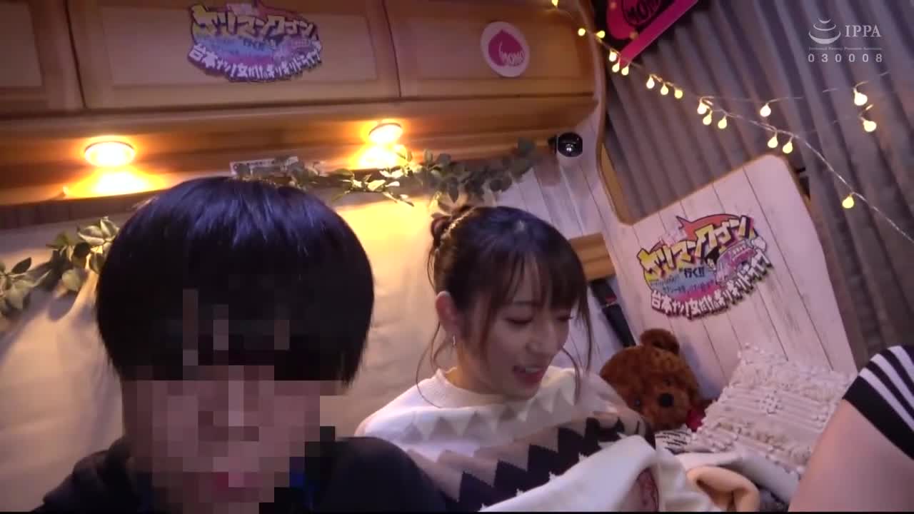 性爱狂厢型车GO！！HAPPENING A GOGO！！小花暖和莉兹的旅行途中 下流爽脸QUEEN！嫩肌的湿答答小穴，快乐冒汗车震 小花暖 - AV大平台-中文字幕,成人影片,AV,国产,线上看