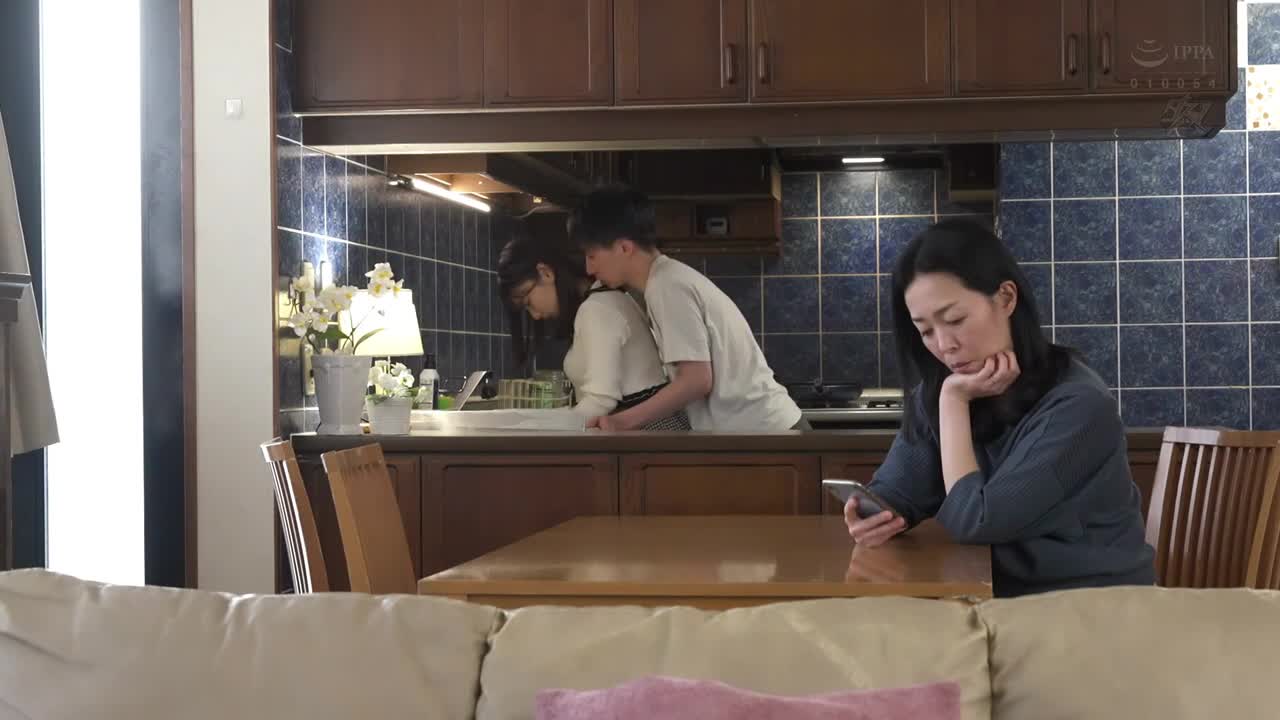 童贞弟的请求无法拒绝！只有一公分的距离…咦？好像有插入了！没有结束的可能性，深深插入的杂鱼肉棒，颤抖不已怒涛汹涌的绝伦抽插。沙月芽衣 - AV大平台-中文字幕,成人影片,AV,国产,线上看