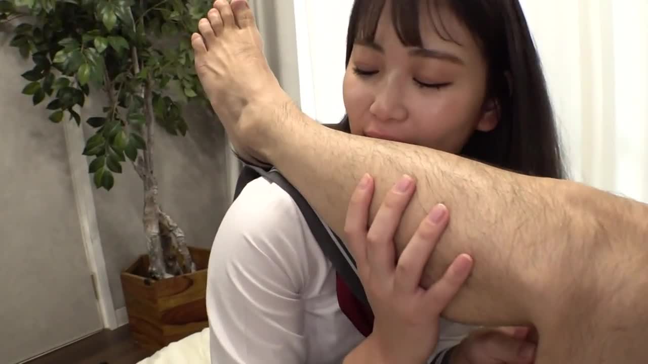 #最喜欢的东西是中年男人的汁液 #喜欢吞精的痴女学生 #精液是她的饮料 最喜欢中年男人的体臭！舔着大叔肉棒的浓厚口交！精子一滴不剩全部吞掉！魔性饮精女学生RENA - AV大平台-中文字幕,成人影片,AV,国产,线上看