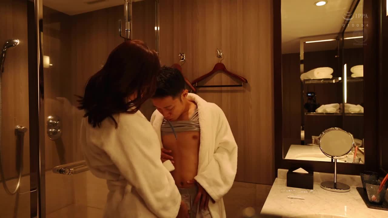 其名为「大色女」爆裂诞生。今晚不让你睡…和极赞人妻的过夜中出客房。被超人气专属「木下凛凛子」廿四小时一直玩弄。 木下凛凛子 - AV大平台-中文字幕,成人影片,AV,国产,线上看