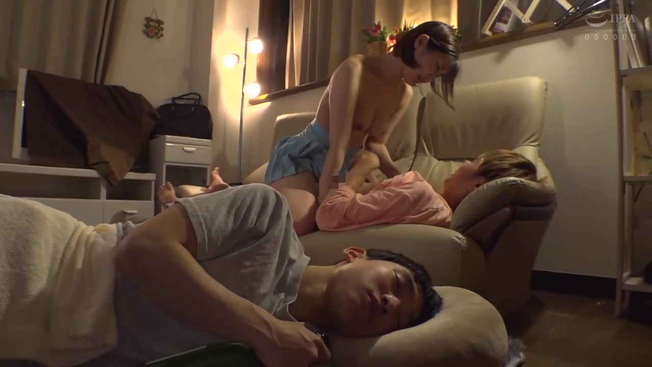 错过末班车的好友女友在我的房间过夜…明明至今都没把她意识为女人，然而她满是空隙的微醉姿态让我失去理性地从早到晚开干 - AV大平台-中文字幕,成人影片,AV,国产,线上看