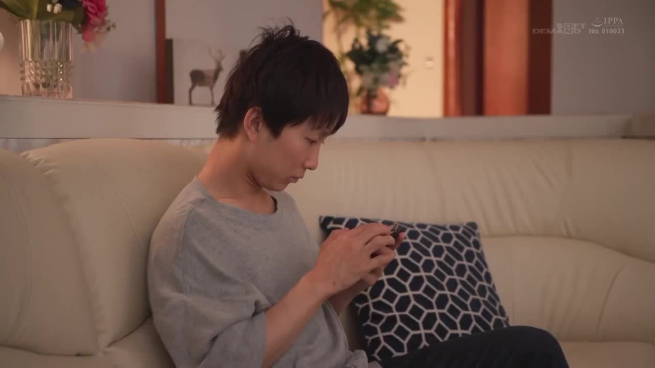 被未婚妻抛弃后一个人回到老家的我。‘你要忧郁到什么时候？’被九州老家的儿时玩伴安慰、悲伤和精子全被她吸干了 乃木绚爱 - AV大平台-中文字幕,成人影片,AV,国产,线上看