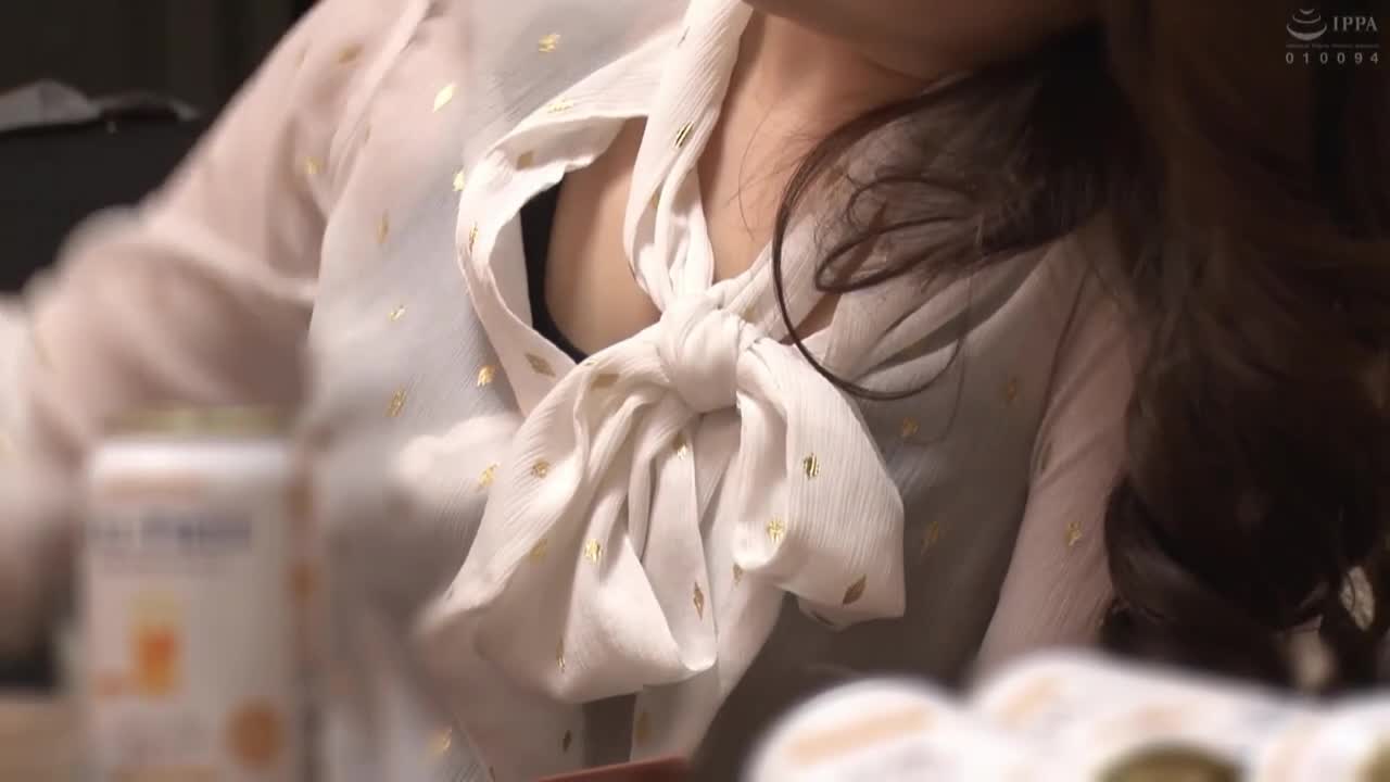 鲍汁横流媚药按摩棒NTR 让烂醉同事的美人妻喝下媚药后强制发情！媚药按摩棒激烈抽插妻欺负后鲍汁冒出大量泡泡！！连续绝顶！从后面插入疯狂高潮的小穴嫌不够？开始跑去舔含丈夫肉棒 - AV大平台-中文字幕,成人影片,AV,国产,线上看