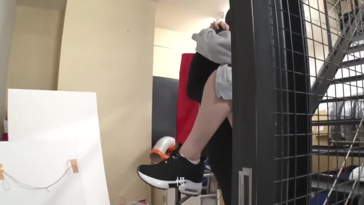 在SOD本社体验一天AD！ 成为制作部助理担当小仓由菜在熟人访问者的眼前被内射的屈辱业务 - AV大平台-中文字幕,成人影片,AV,国产,线上看
