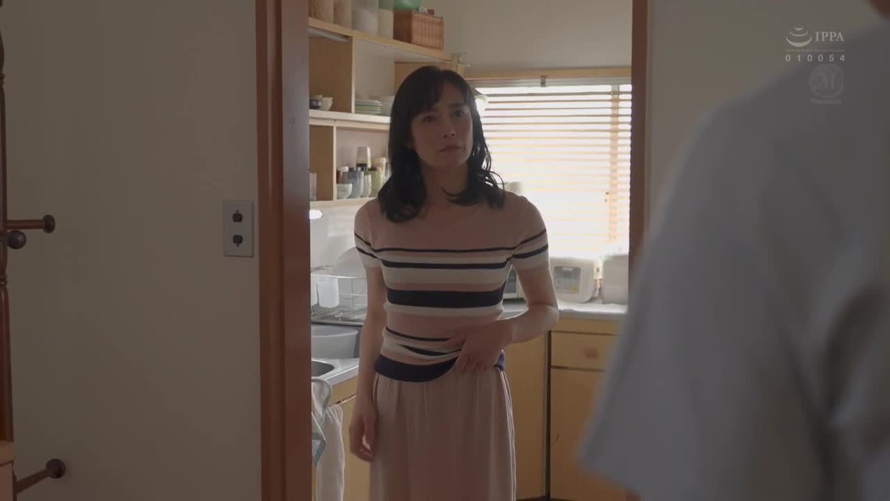 绝对不能出手的美丽母亲和我没有血缘的母子关系 平冈里枝子 - AV大平台-中文字幕,成人影片,AV,国产,线上看
