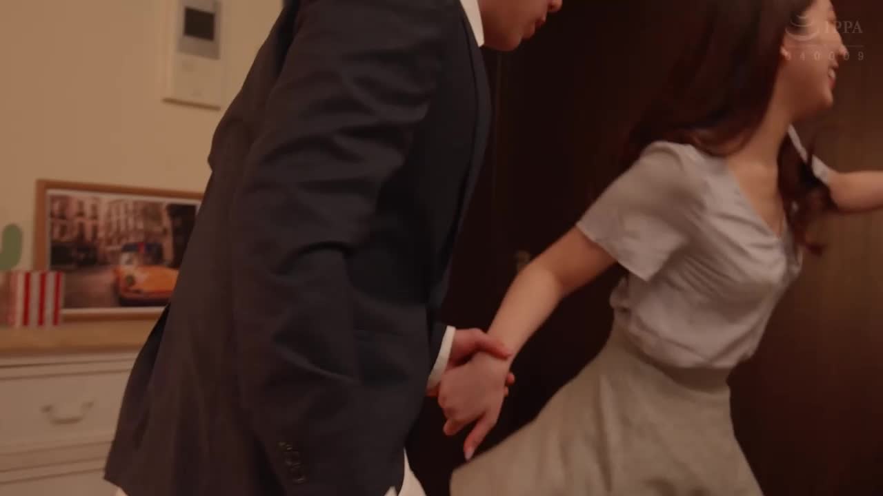 [VIP会员点播] S级美臀细腰人妻，趁着丈夫熟睡，被弟弟射好射满性爱，沉浸在刺激中 尾崎惠梨香 - AV大平台-中文字幕,成人影片,AV,国产,线上看