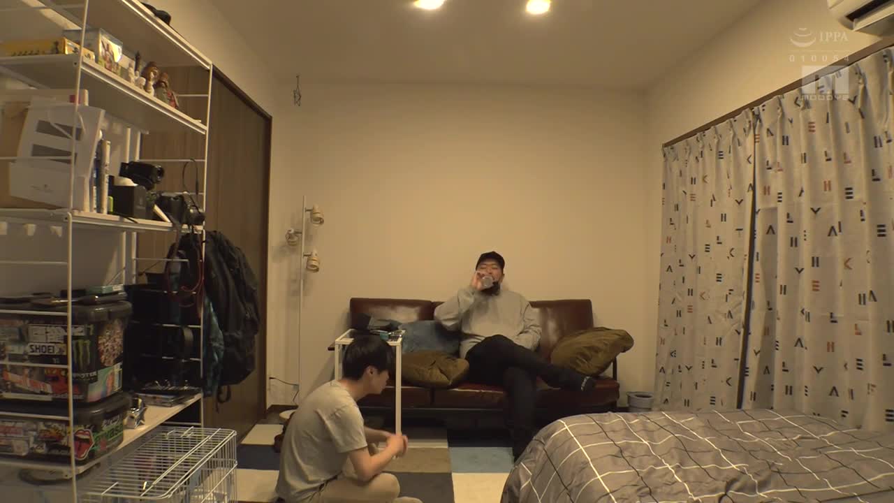 出轨是不可以的！小恶魔式的偷情三人行，我不能原谅这样的人！对友人出轨的男人把他肉棒捏紧，把他的金玉空空，这样就再也不会做坏事了！ ！松本一香、森日向子 - AV大平台-中文字幕,成人影片,AV,国产,线上看