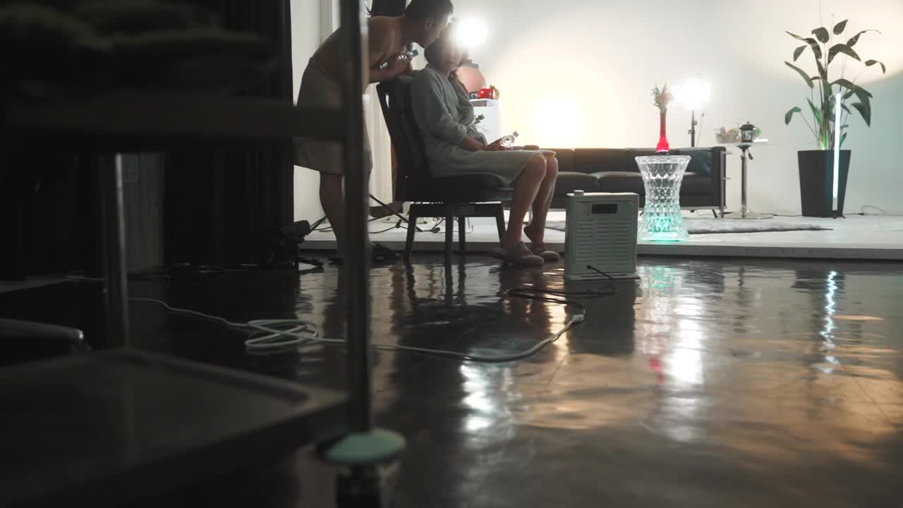 百年一见的大型新人！第二弹！淫荡中出大解禁！裸体模特儿NTR 跟上司陷入在羞耻性爱里面的人妻 外遇影像 冲宫那美 - AV大平台-中文字幕,成人影片,AV,国产,线上看
