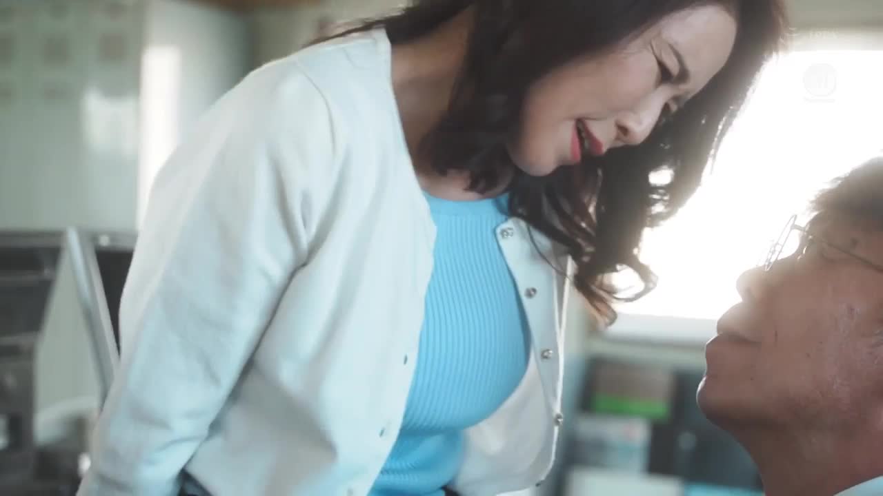 充满爱跟汗水的肉体内申书 本来是为了儿子的升学 结果自己陷入在性爱快感里面…。水野优香 - AV大平台-中文字幕,成人影片,AV,国产,线上看