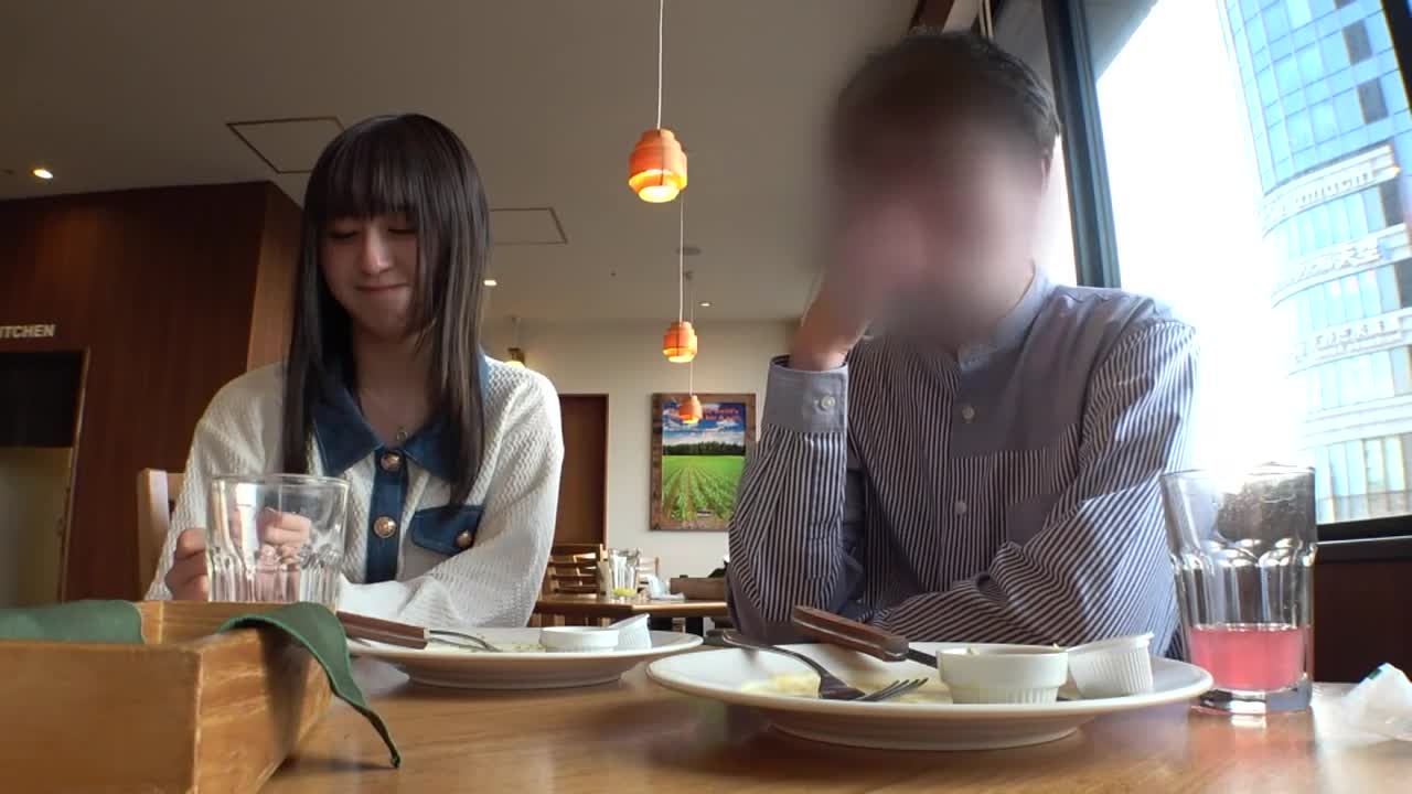 在男朋友面前被其他人的大肉棒插到泪流满面。在秋叶原发现恩爱的纯洁情侣w 男朋友很喜欢AV的样子。女朋友一听到是AV就要走...但男朋友很有兴致。最终在男朋友的坚持下女朋友被迫出演w - AV大平台-中文字幕,成人影片,AV,国产,线上看