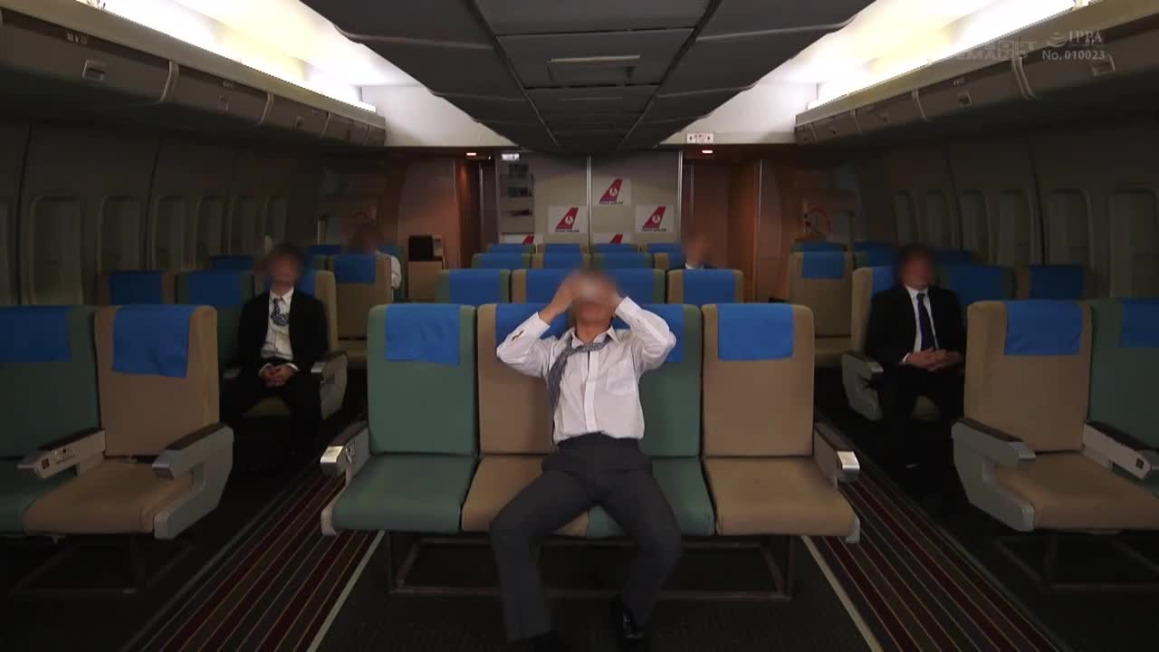 「制服、内衣、全裸」各式各样的伺候 鲍鱼航空公司16 H90cm 肉屁屁头等舱 月见伊织 若宫穗乃 音琴留衣 - AV大平台-中文字幕,成人影片,AV,国产,线上看