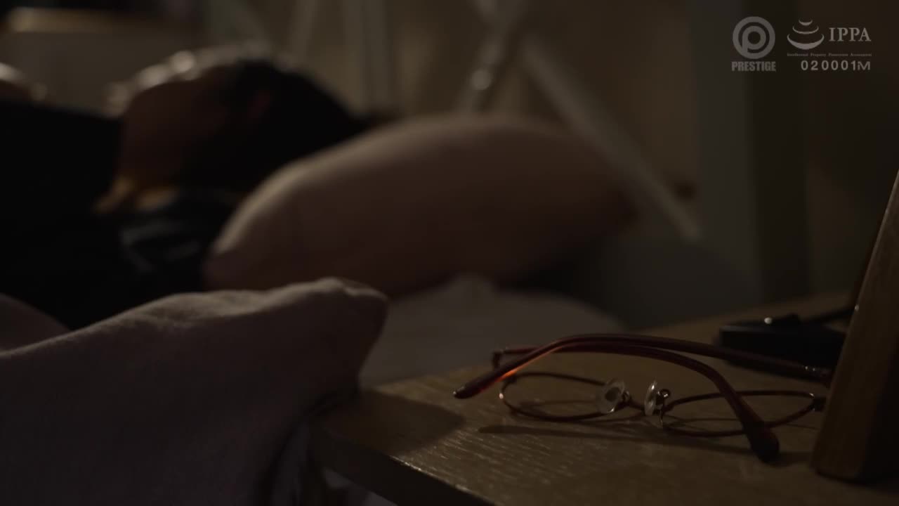 认真的眼镜美人妻子.被狡猾的男人们不断玩弄身体.疯狂的5次射精. 松冈铃 - AV大平台-中文字幕,成人影片,AV,国产,线上看