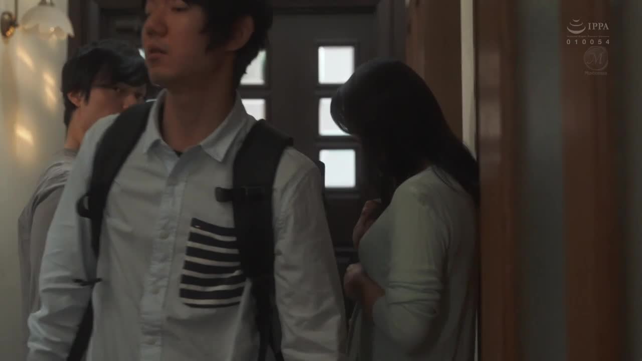 「对不起，我是个坏母亲」──我回到家乡时，对我一直很喜欢的朋友母亲把她染上服从我的颜色。安野由美 - AV大平台-中文字幕,成人影片,AV,国产,线上看