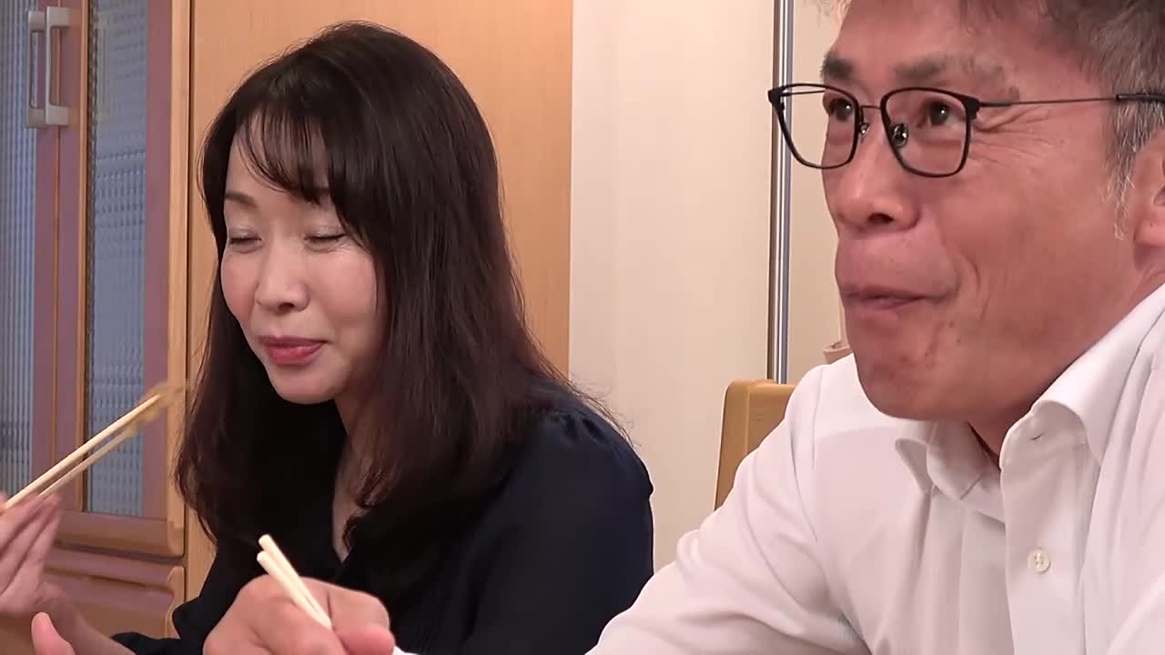 熟女：白昼的邪恶情事－被丈夫上司瞄准的纯真妻子－突然被搬家工同级生接吻… - AV大平台-中文字幕,成人影片,AV,国产,线上看