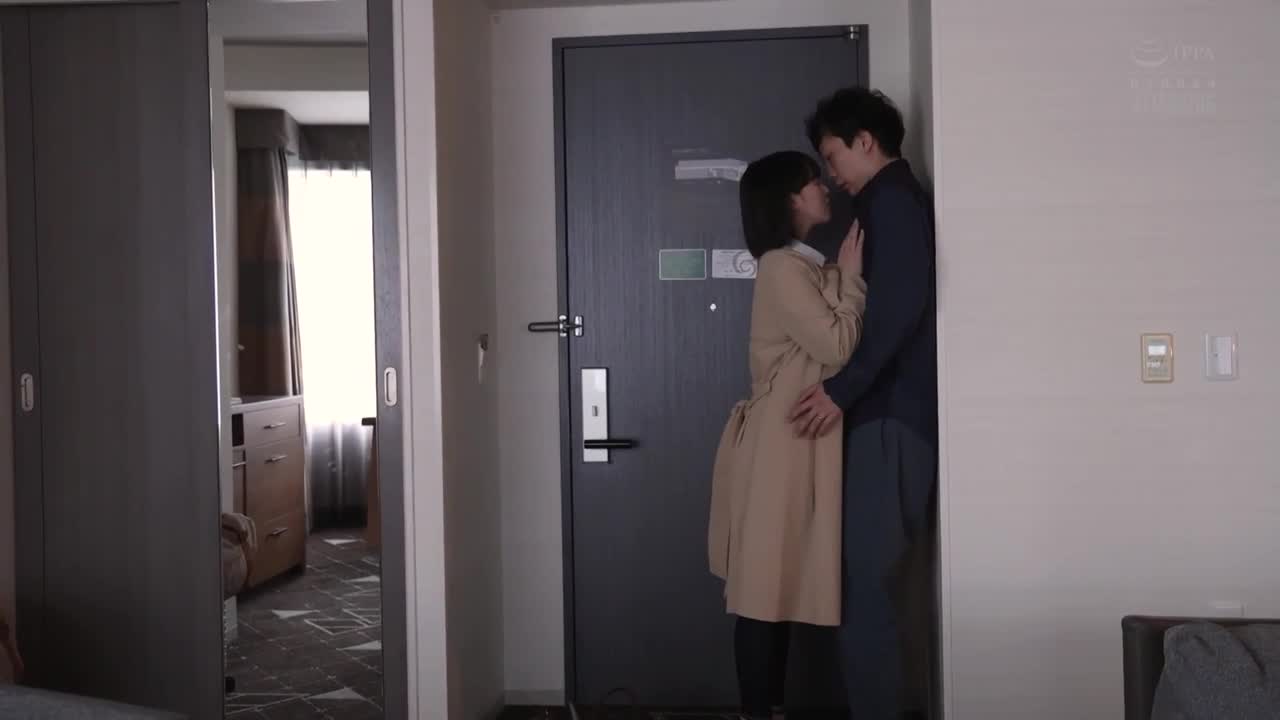 「我要结婚了，对吧？」就是这样啊…那么今晚就不会让你睡觉了…12年后，与前任女友一直到天亮之前持续中出的结婚前夜。三宫椿 - AV大平台-中文字幕,成人影片,AV,国产,线上看