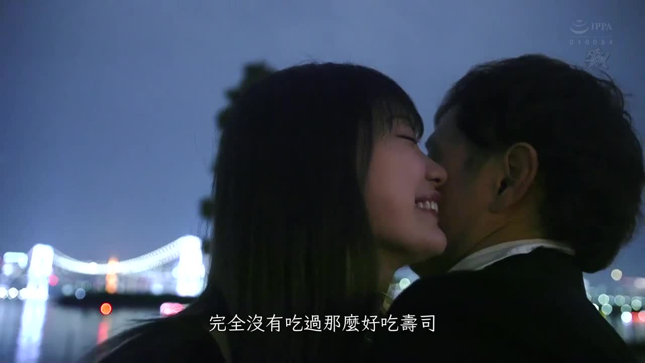 精力旺盛的陪酒女用「嗫着舌吻与乳头轻吻」来诱惑没有人气的我，一旦勃起就被带到高级旅馆，在「醉酒摇摆骑乘位」中出精力旺盛的陪酒女，直到金玉被掏空。美谷朱里 - AV大平台-中文字幕,成人影片,AV,国产,线上看