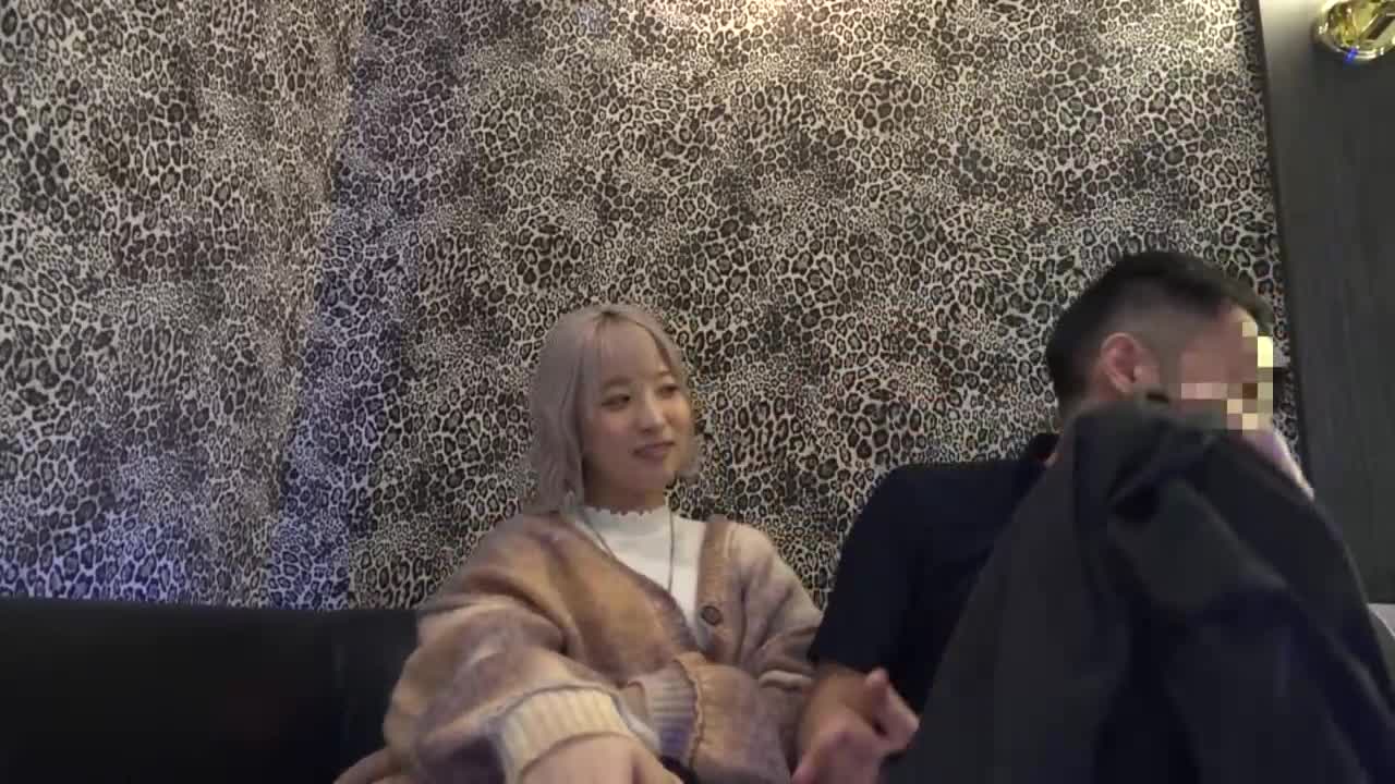 真是辣妹.拥有性感好身材.喜欢夸张的辣妹女演员.与夸张的素人男性合影 栄川乃亜 - AV大平台-中文字幕,成人影片,AV,国产,线上看