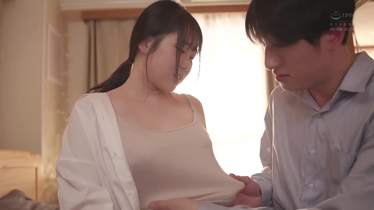 初次脱去她的衣服… 想像不到的抱着柔软的巨乳，激动的我持续疯狂发泄性欲，直到满足为止。爱瀬忧里 - AV大平台-中文字幕,成人影片,AV,国产,线上看