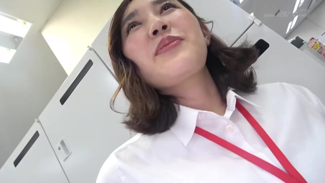 置物柜的另一边，四十多位同事正在正常工作！当众裸体！ ！ SOD女员工脱衣营箱棒球拳小野村光比裸体还尴尬 - AV大平台-中文字幕,成人影片,AV,国产,线上看