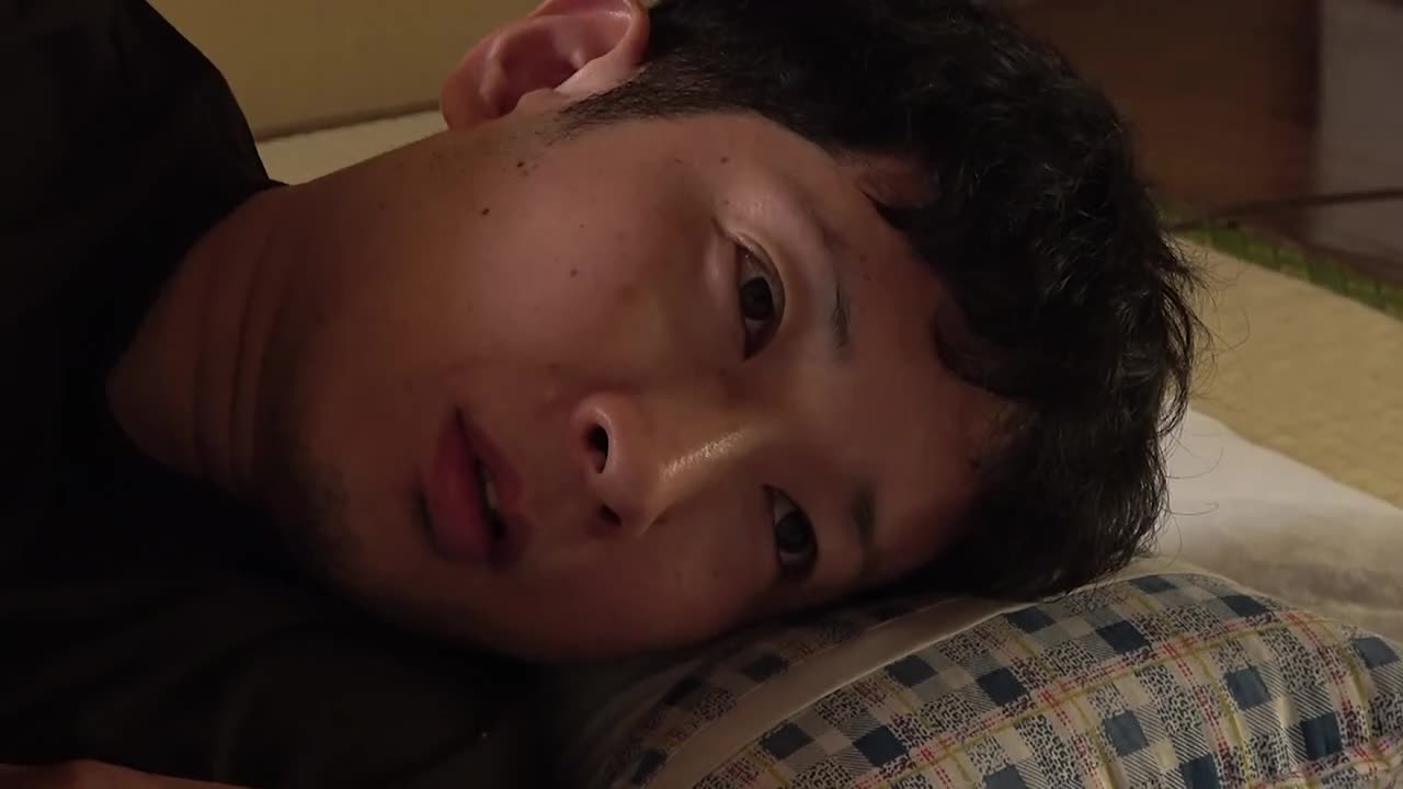 成熟的女人，肮脏的关系 一个美丽的职业女性妻子突然被她的前老板拥抱...... 一个50岁的母亲被她的儿子戴上绿帽子，而他的父亲睡在他旁边。 - AV大平台-中文字幕,成人影片,AV,国产,线上看