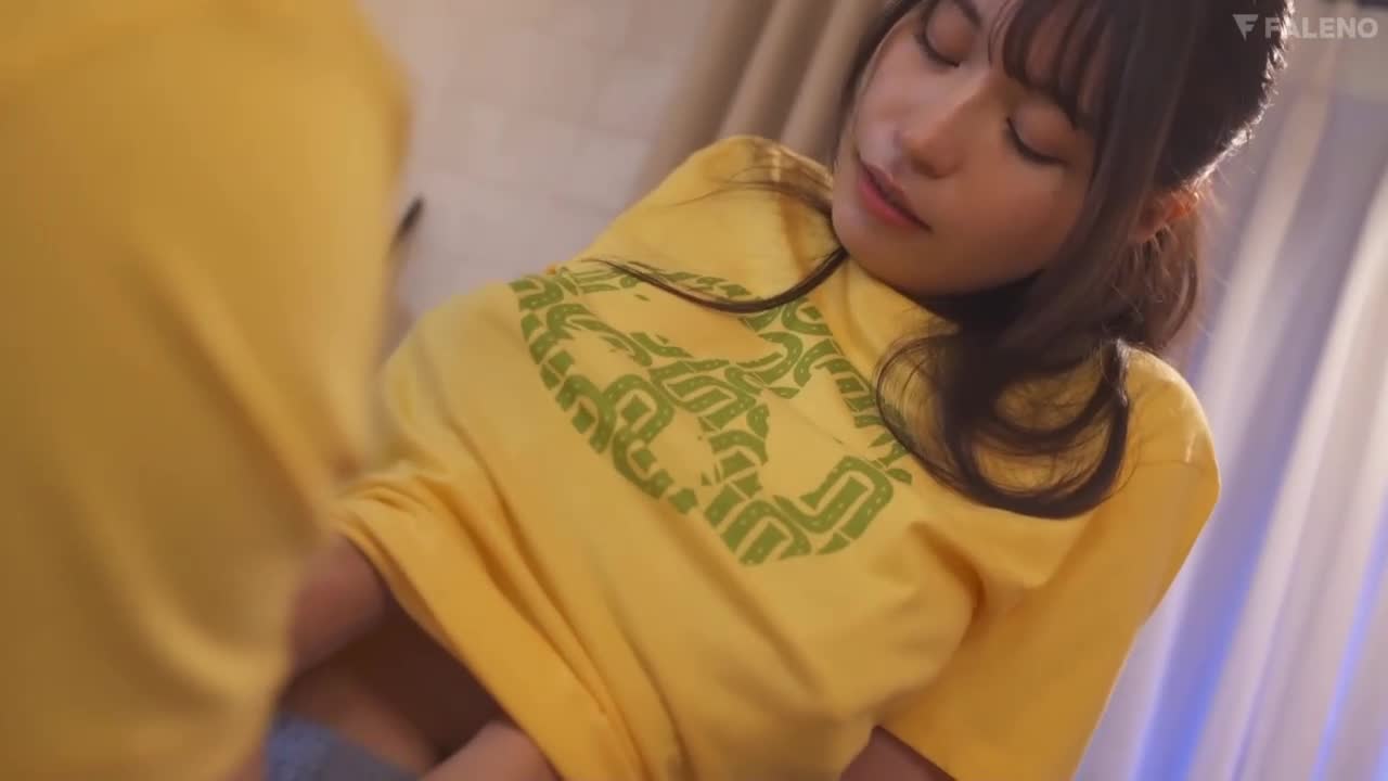 第一次和女朋友在一起的夜晚.第一次做爱的感觉.露出来的大胸部让我的性欲变得无穷无尽.直到做爱到天亮 楠爱里纱 - AV大平台-中文字幕,成人影片,AV,国产,线上看