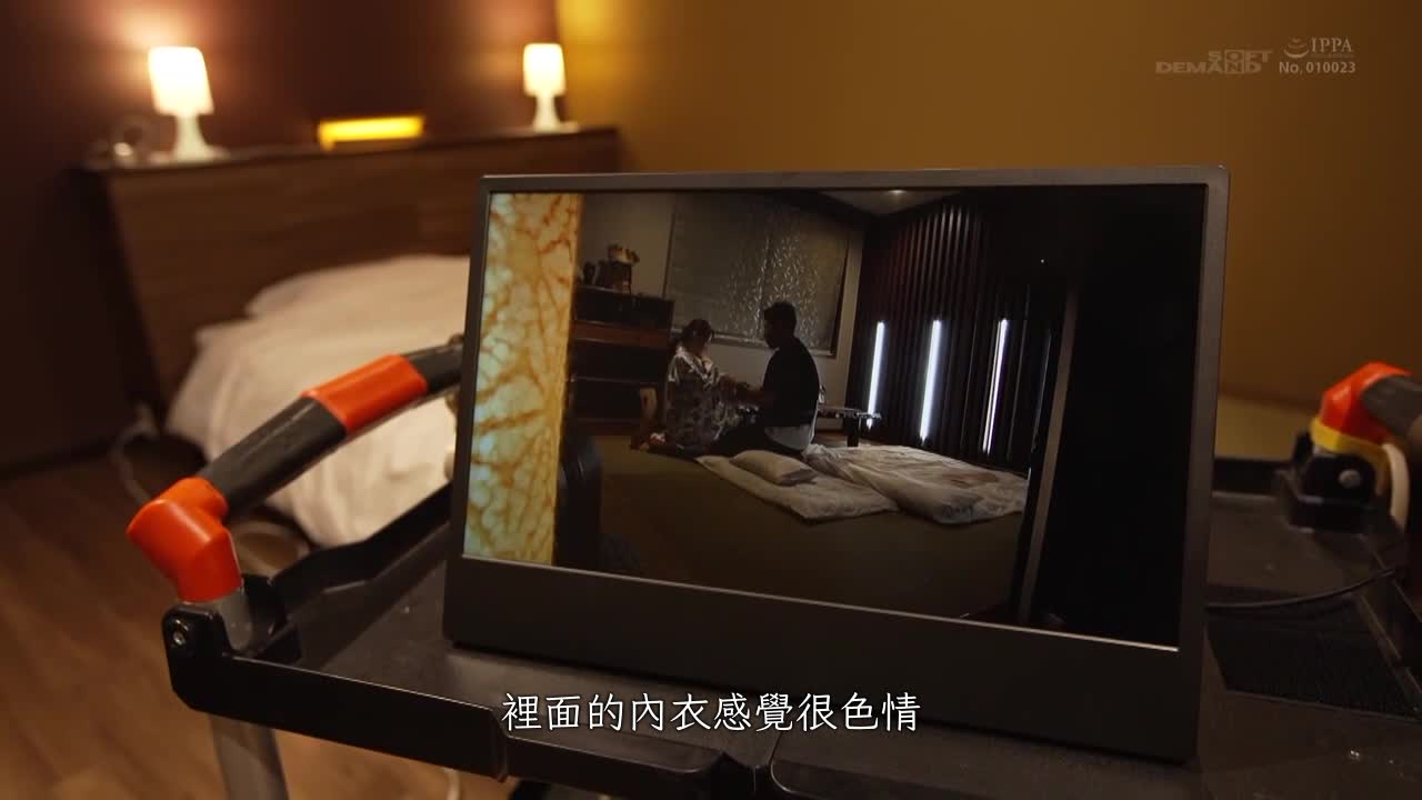 四个孩子都充满了顽皮。在学生时代，妈妈变成了女人。片冈惠美 36岁 最终章 火热性交快感达到顶峰 婚外温泉一日游 继续吞吃别人鸡巴，整天被中出 - AV大平台-中文字幕,成人影片,AV,国产,线上看