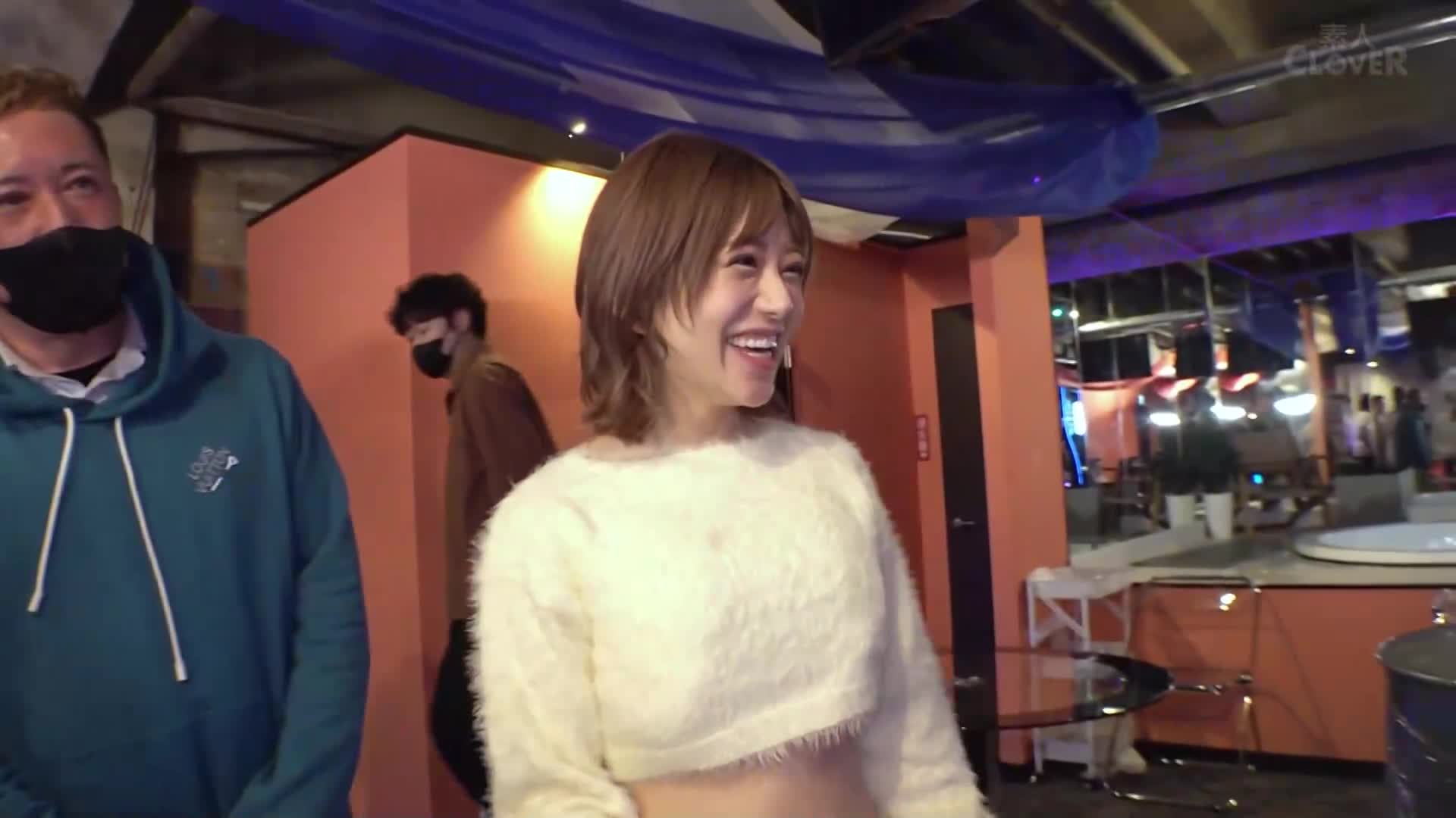 【和哈巴一起撒野吧！ ！一大群老顾客的狂欢！ ！ 】 美乳修长身材女神为熟客担任服务！ ！左手有鸡巴，右手有鸡巴，嘴里有鸡巴的豪华3件套，360°全程吸吮，无论你看向哪里，都会对色情多人游戏感到兴奋！ ！ - AV大平台-中文字幕,成人影片,AV,国产,线上看