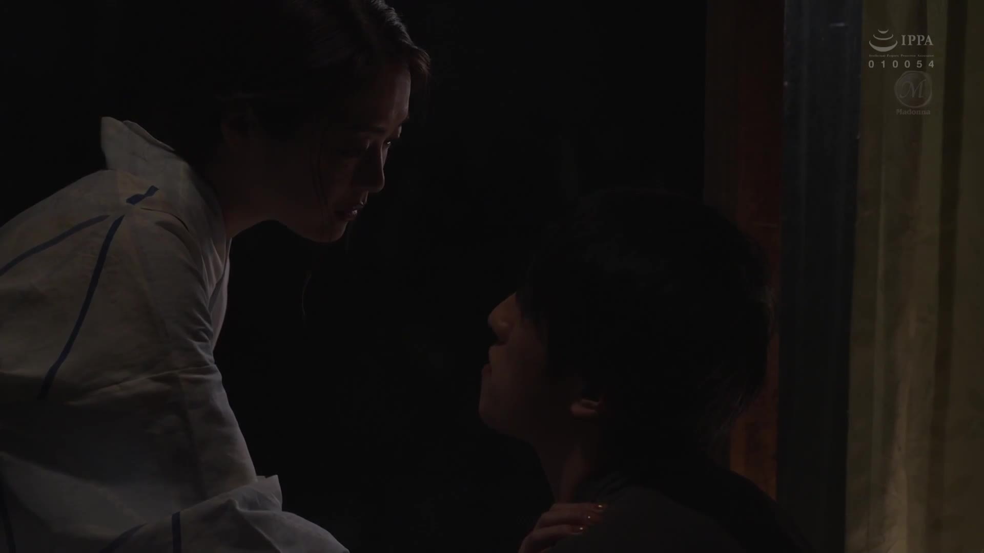 汗流满面的人妻以惊人的腰摇，我竟然一次不动腰就中出。藤环奈 - AV大平台-中文字幕,成人影片,AV,国产,线上看