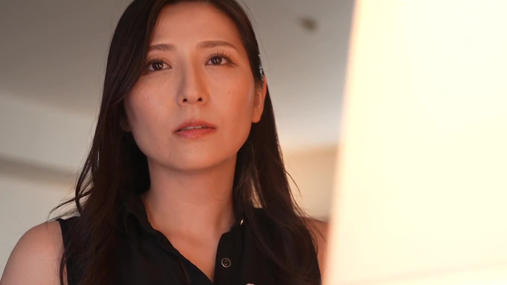 『复活』极上美熟女重燃热血－密着性爱～教师与学生在同窓会中急剧接近…唤起的不贞关系～椎名由奈 - AV大平台-中文字幕,成人影片,AV,国产,线上看