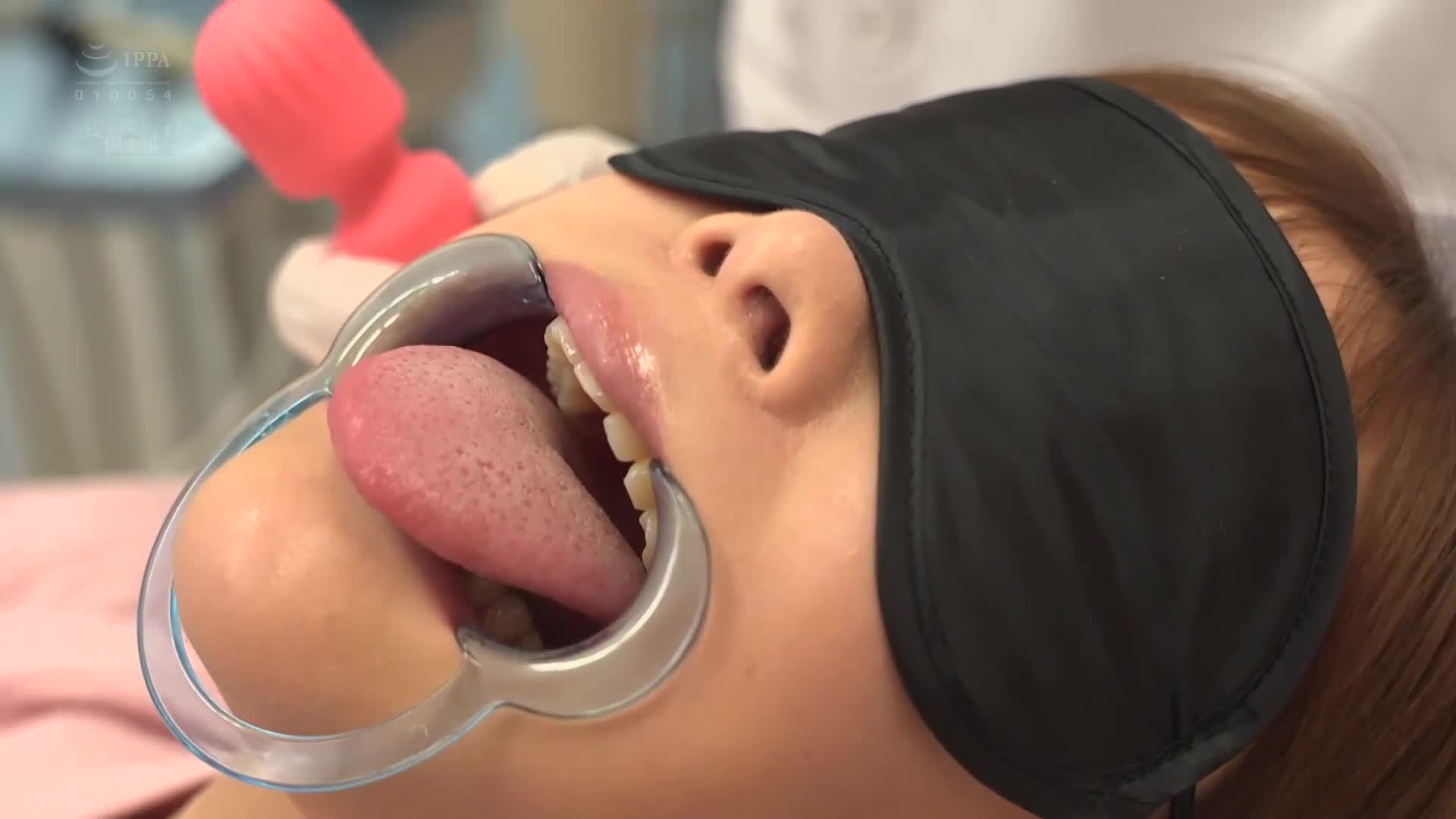 某一流企业人体健检监视偷拍：推定○罩杯巨乳总职女子社员 - AV大平台-中文字幕,成人影片,AV,国产,线上看