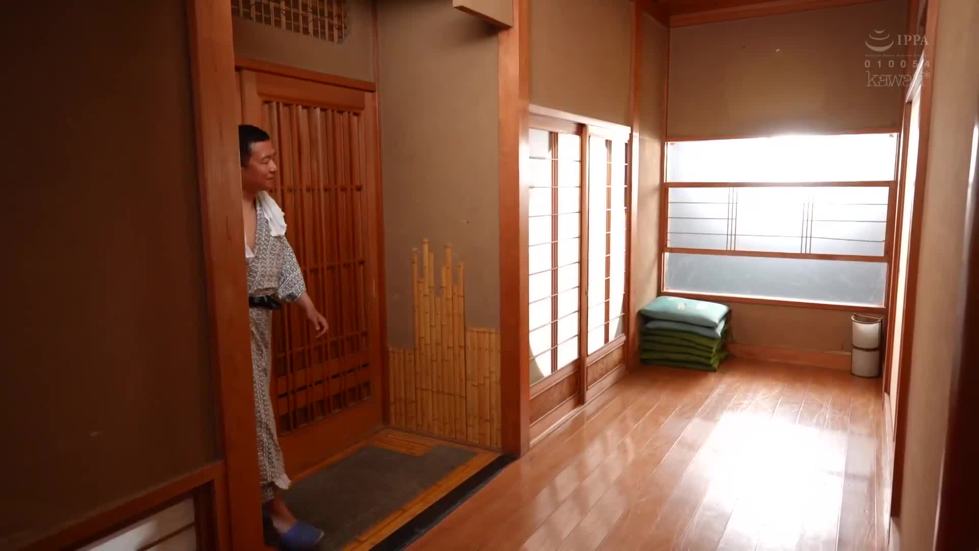 与女儿有肉体关系已经3年，今年又到了瞒着妻子一起去温泉旅行的季节。松岗美樱 - AV大平台-中文字幕,成人影片,AV,国产,线上看