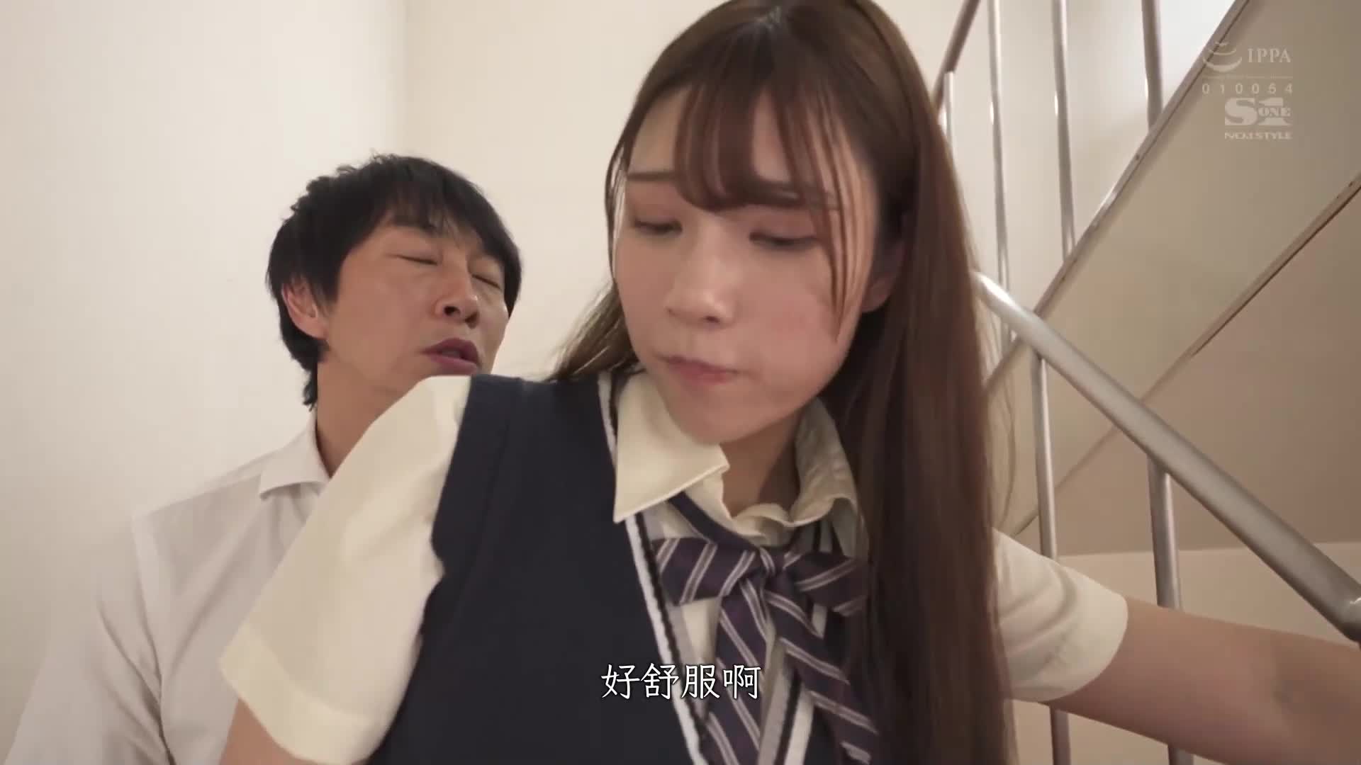 「猜中我的内裤颜色就可以做些色情的事情喔！」100%能上的超迷你裙女孩的无意识短裙。 宫城理惠 - AV大平台-中文字幕,成人影片,AV,国产,线上看