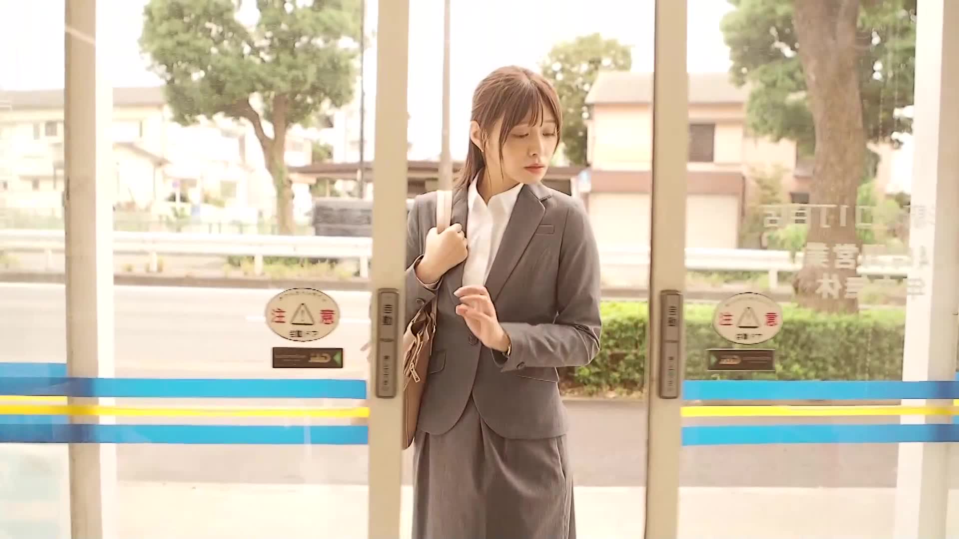 万引冤罪凌辱：欲求不满的女人前来渴望被侵犯。 绀野光 - AV大平台-中文字幕,成人影片,AV,国产,线上看