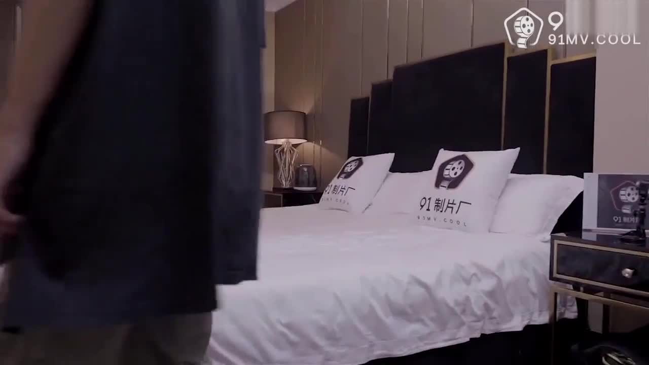 91制片厂 手机的秘密 - 潘甜甜 - AV大平台-中文字幕,成人影片,AV,国产,线上看