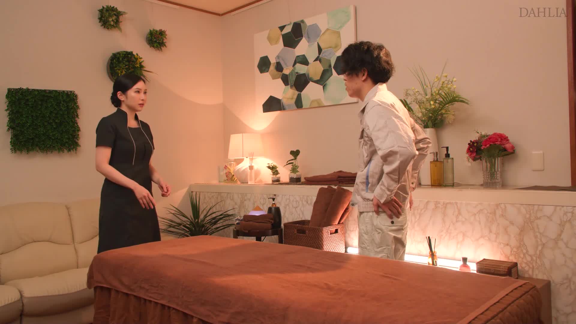小野夕子，已婚美容师，与渣男前男友不断进行NTR，但在自家沙龙再次见面时，身体化学反应最好。 - AV大平台-中文字幕,成人影片,AV,国产,线上看