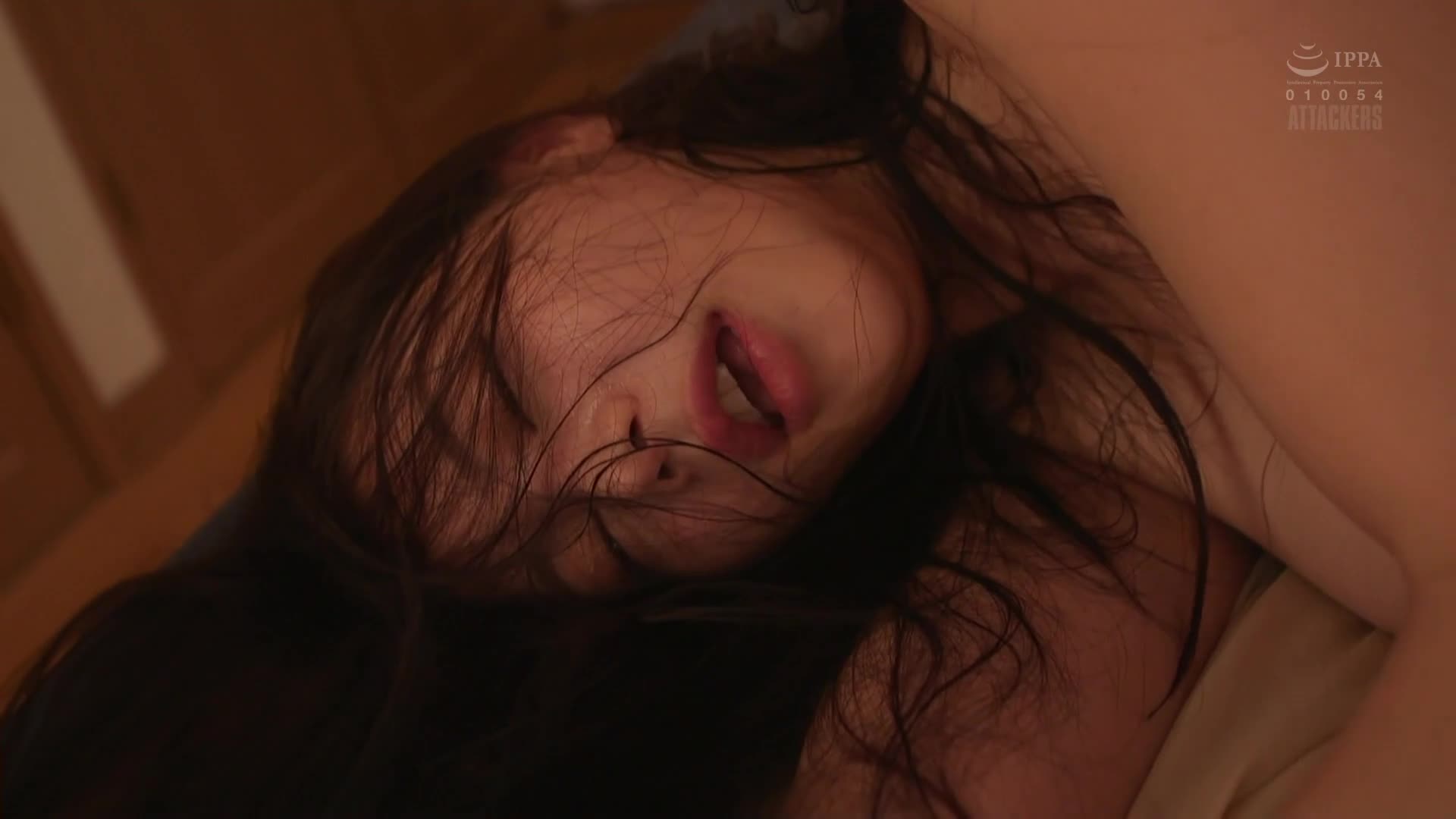  [AI解码版]  偷偷让儿子的妻子喝下媚药，让她的身体变成全身性感带，并在焦虑和高潮中让她疯狂。 白峰美羽 - AV大平台-中文字幕,成人影片,AV,国产,线上看