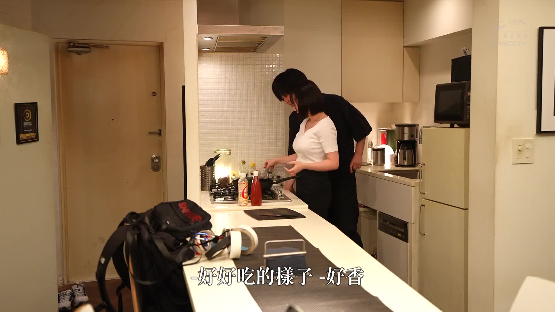 初次脱下她的衣服后... 穿着看不出来的惊人白皙纤瘦美巨乳 我兴奋不已，一直狂戳直到性欲耗尽 如月里依纱 - AV大平台-中文字幕,成人影片,AV,国产,线上看