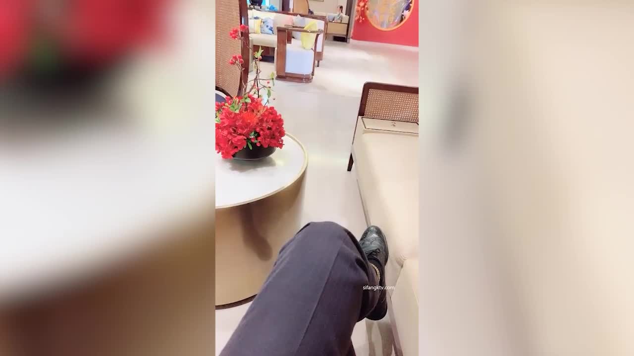 佛山院子售楼部经理光天化日潜规则售楼员小姐姐，无所事事没有业务拉到卫生间打一炮解解压 - AV大平台-中文字幕,成人影片,AV,国产,线上看