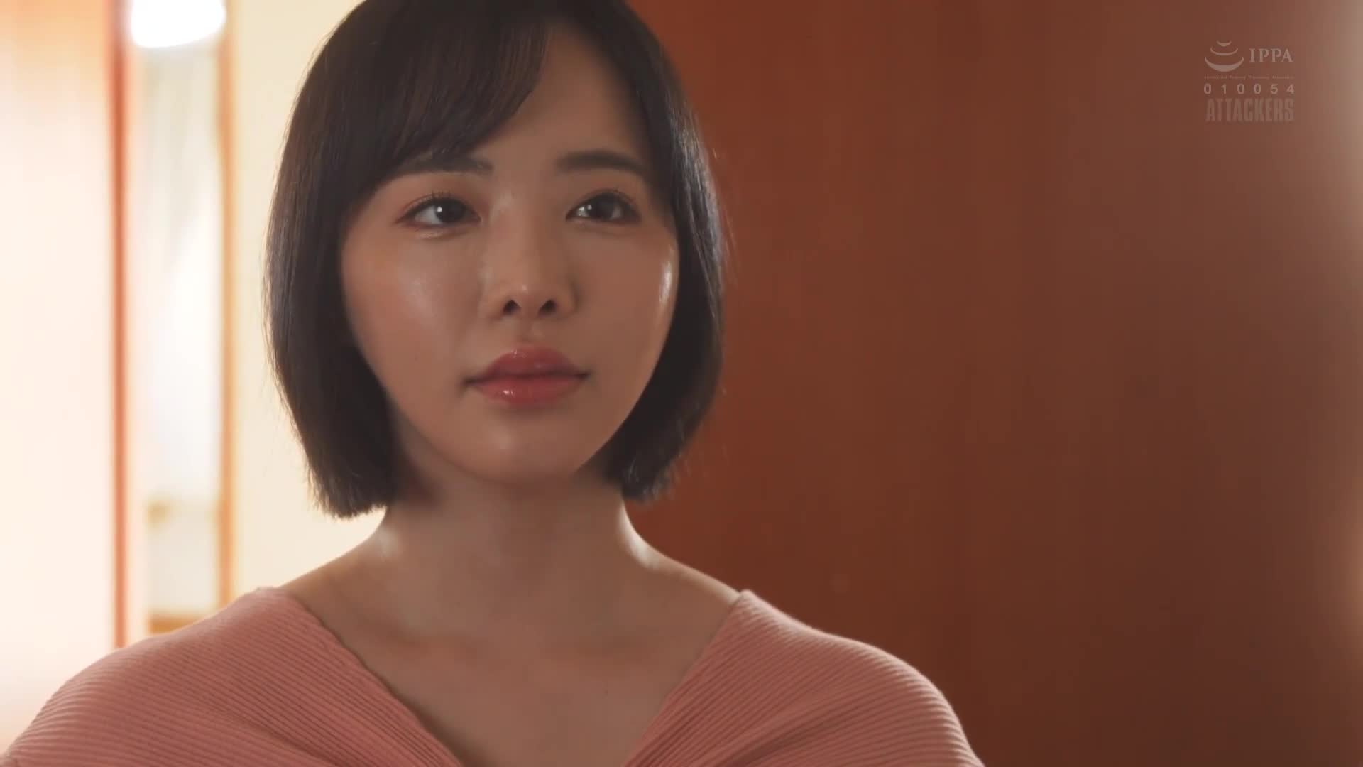 出差提前一天回家，妻子在我们家变成了性爱聚会和一个陌生男子发生了性关系。三宫椿 - AV大平台-中文字幕,成人影片,AV,国产,线上看