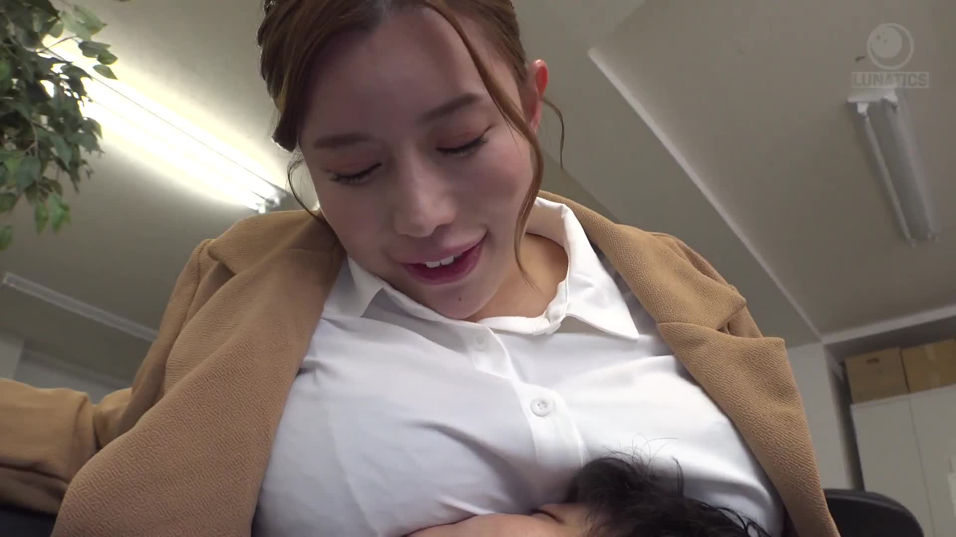 残業中、2人きりの社内でパツパツスーツ巨乳人妻女上司のおっぱい挑発に乗せられ乳テクで何度もサービスぶっかけ射精させられた。 永井マリア - AV大平台-中文字幕,成人影片,AV,国产,线上看