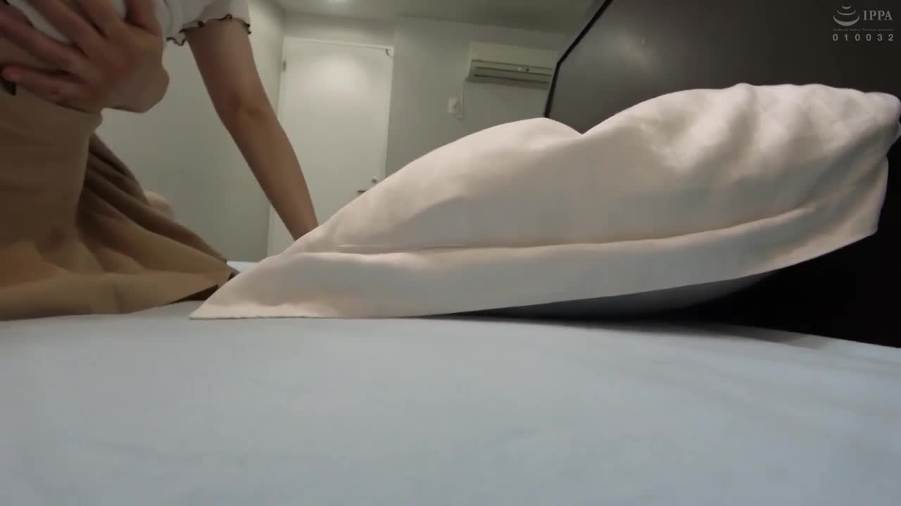 【广传希望】不知情加入的大学新生乡下女孩，在欢迎会上被灌醉后，大家一起带回家进行乱交的影片！ - AV大平台-中文字幕,成人影片,AV,国产,线上看