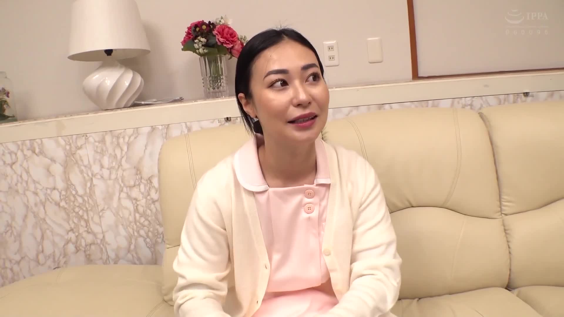 顔出し解禁！マスク美女の歯科衛生士さんが童貞君と口SEX！普段はマスクの下に隠された美顔を初披露！キス未経験男子に優しくDキス、舌吸い、舌挿入、舌激ピストン！顔中よだれまみれで恍惚絶頂！下のお口も濡れ濡れ... - AV大平台-中文字幕,成人影片,AV,国产,线上看