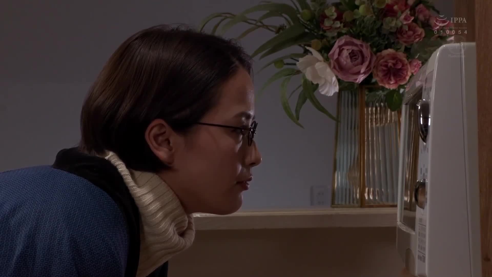 麦当娜专属2周年纪念 向井蓝《真正的精饮》解禁 地味眼镜的兼职妻子是卑鄙的公司员工的咽下和中出阴茎 - AV大平台-中文字幕,成人影片,AV,国产,线上看