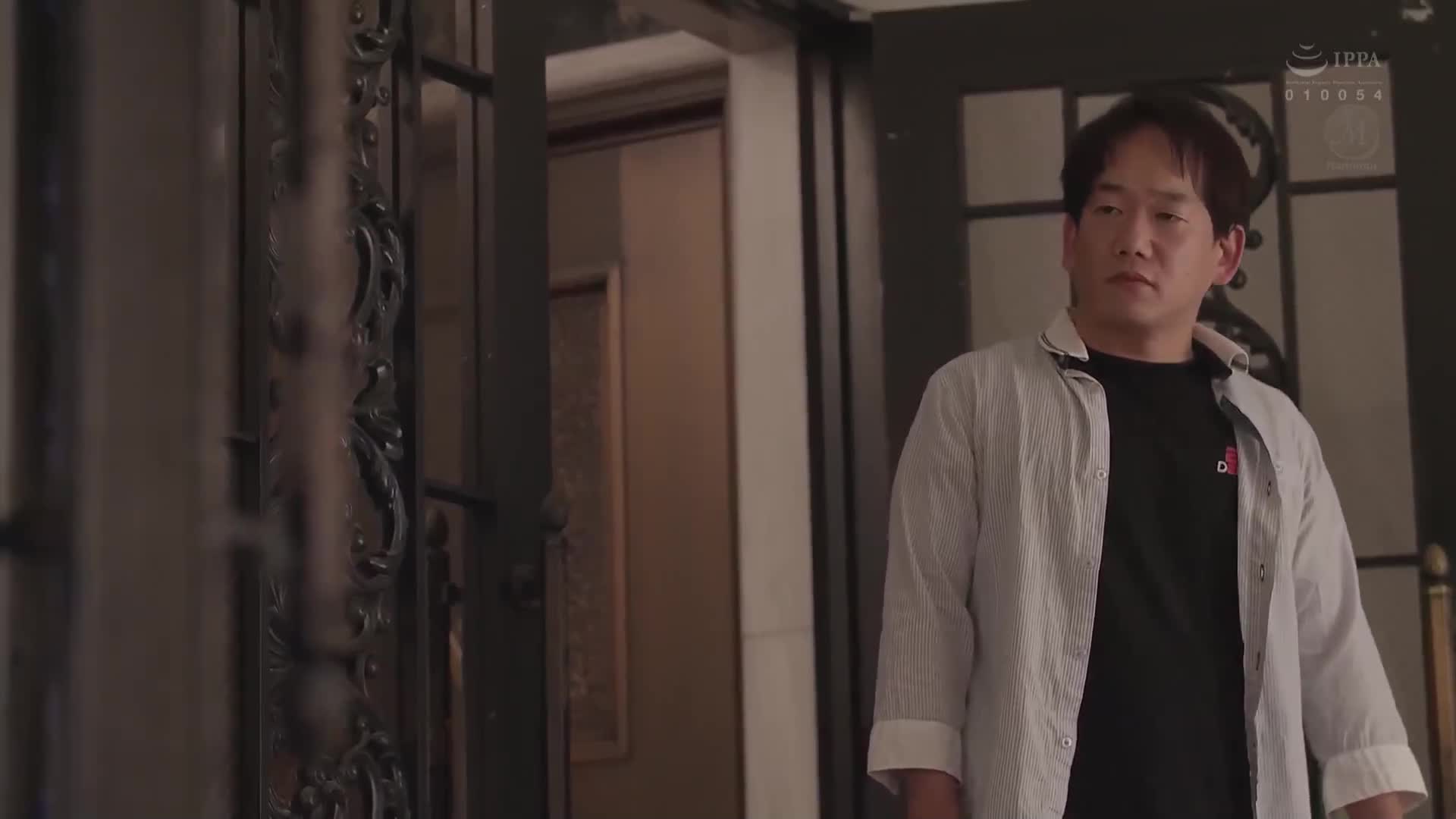 [VIP会员点播]  度假村泳池NTR 水面上映现人妻美丽却脏污的真实冲击影像 专属美女×成熟比基尼，真实NTR系列诞生―。 爱弓凉 - AV大平台-中文字幕,成人影片,AV,国产,线上看