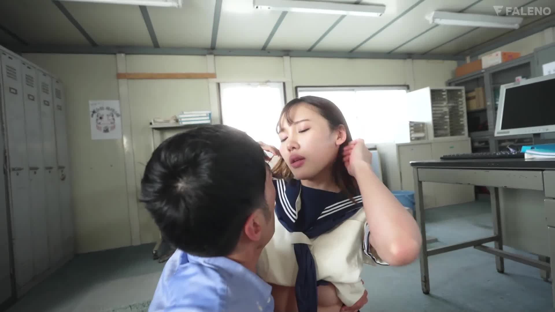 “我该怎么办？给我口交吗？一个穿着制服的漂亮女孩，用她最喜欢的口交让她的同学和老师高潮”御园桃 - AV大平台-中文字幕,成人影片,AV,国产,线上看