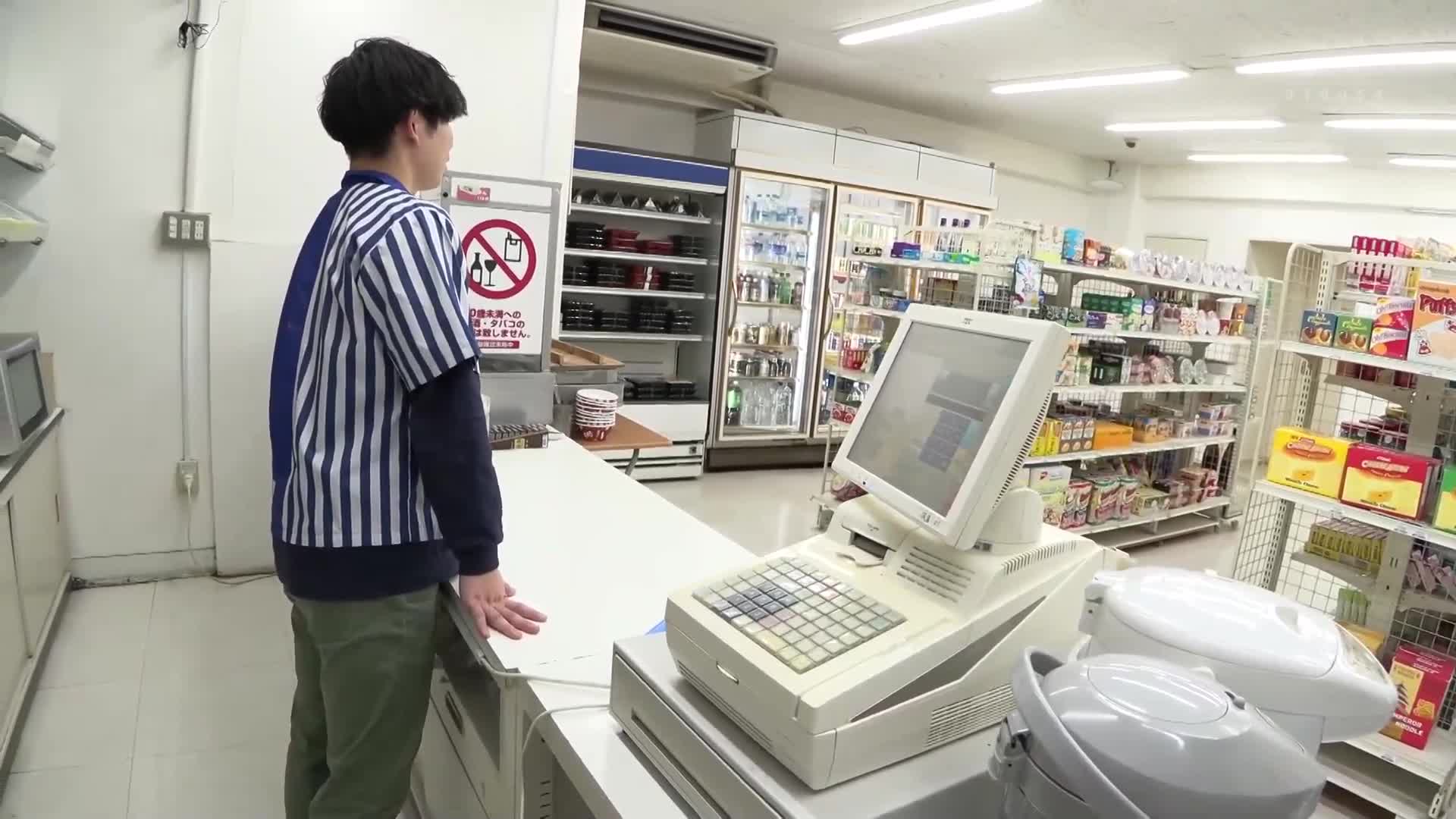 周三的深夜兼职帮我忘记疲惫的丈夫，与年轻的充满活力的兼职男孩在中出不伦中沉溺直到天亮。白石茉莉奈 - AV大平台-中文字幕,成人影片,AV,国产,线上看